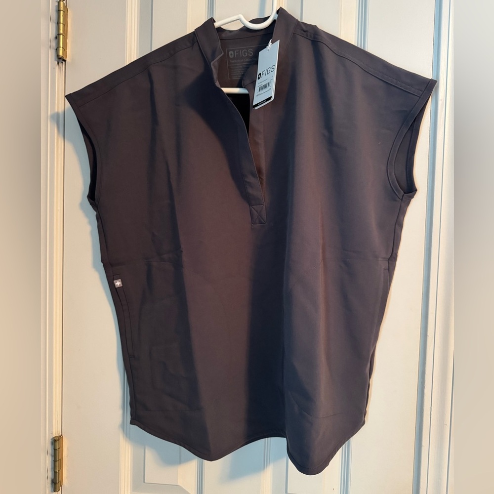 Figs Rafaela Top in Charcoal